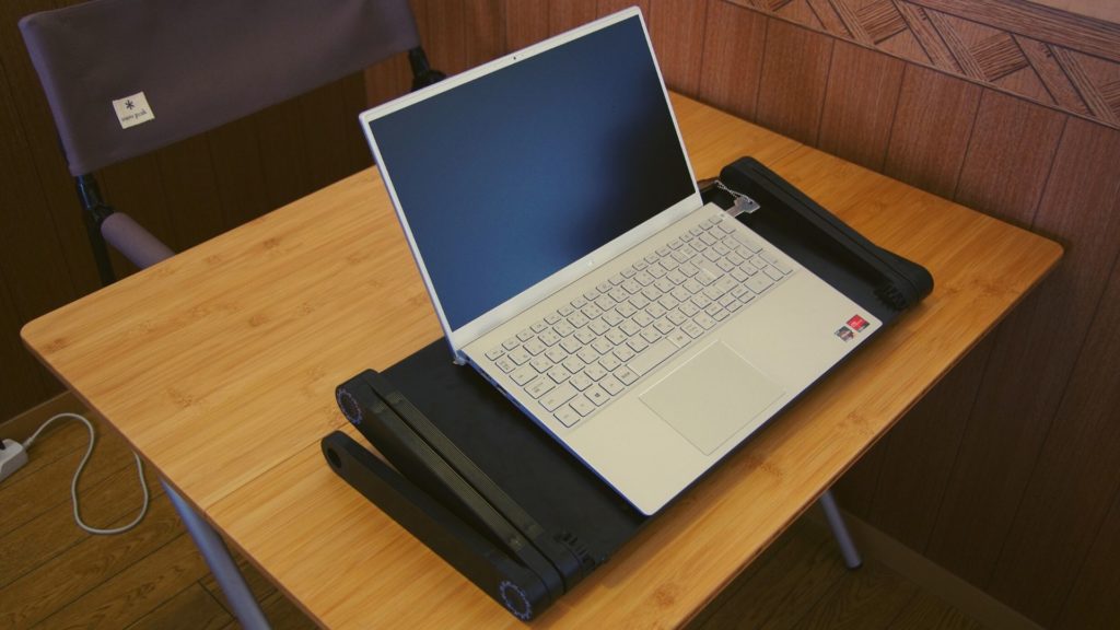PCスタンドで作業を快適に